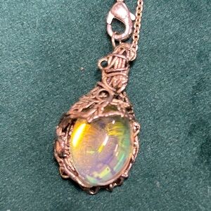 Elegant Gold Pendant Necklace